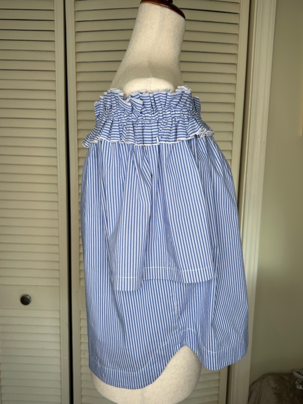 Vineyard Vines Blue & White Striped Off-Shoulder Ruffle Top | Medium | NWT - Picture 5 of 5